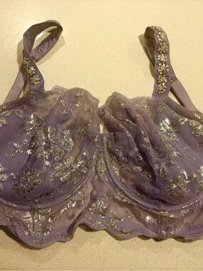 Victoria's Secret Lace Unlined Bra 38DDDD
